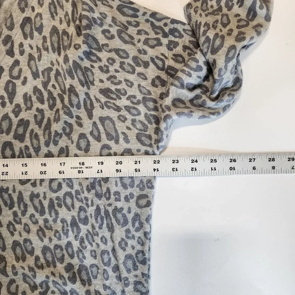 Joie Women's Cheetah Print Pullover Wool Cashmere V-Neck 3/4 Sleeve Sweater SZ L - Picture 7 of 8
